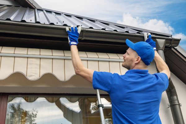 Rain Gutter Maintenance in Wesley Chapel